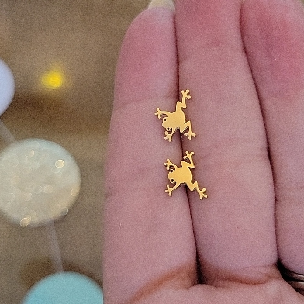 🔥LAST PAIR🔥 JUMPING FROG STUD EARRINGS
